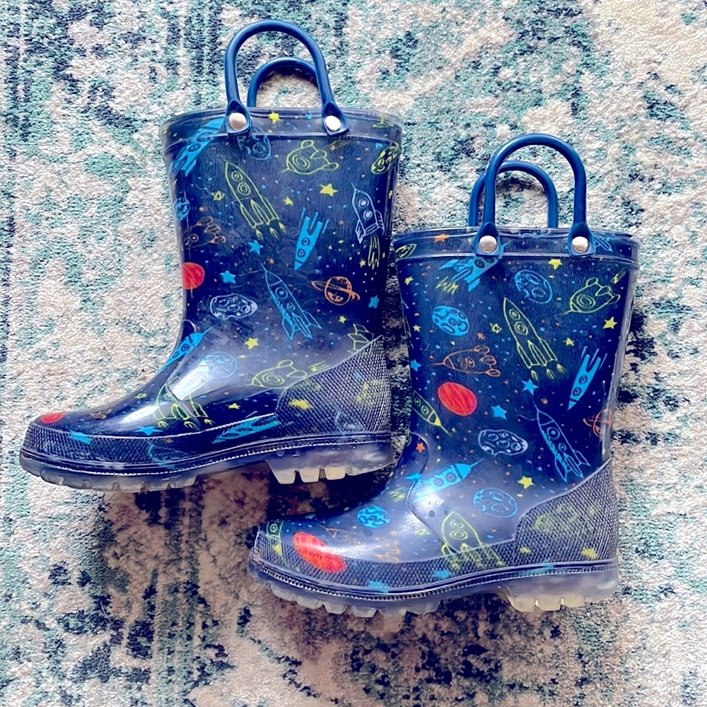 Boys rain boots cosmos print
